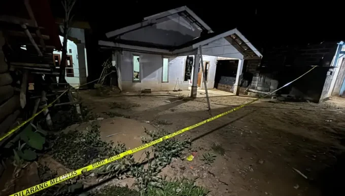Garis polisi di lokasi duel maut petani di Dusun Gecos Gentinggunung Sukorejo Kendal